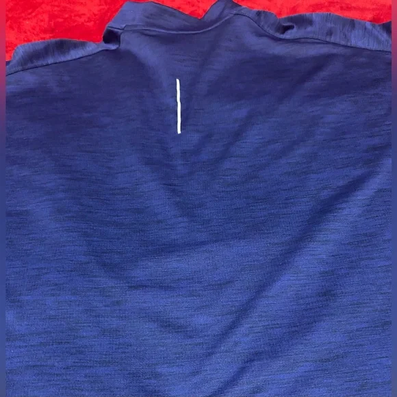 XL- Nike Navy Blue Running Shirt with Thumb Holes! Seriously like New! - Picture 12 of 15